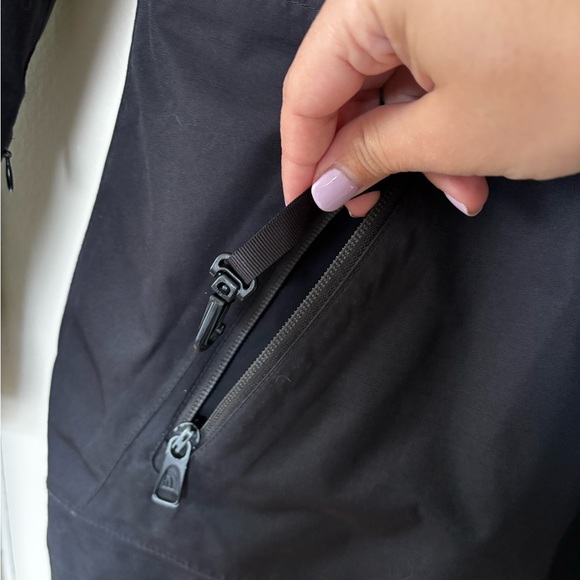 The North Face Black Quilted Jacket - Picture 5 of 10